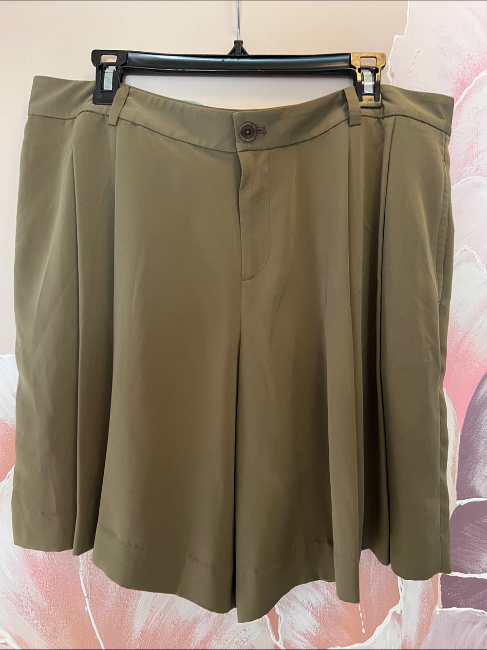 Ralph Lauren Olive Green Pleated Women's Shorts